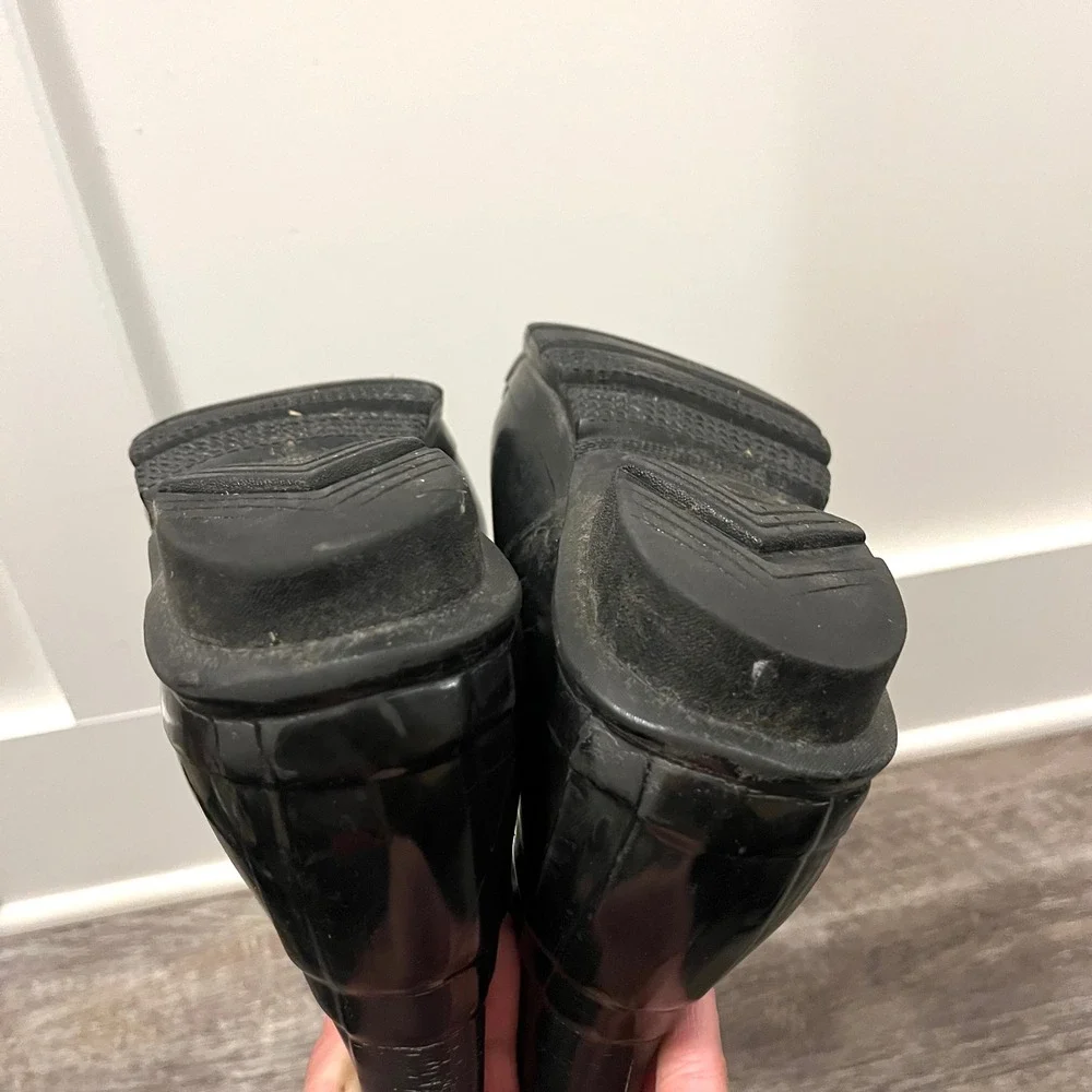 Hunter Original Black Glossy Tall Rain Boots in Size 9